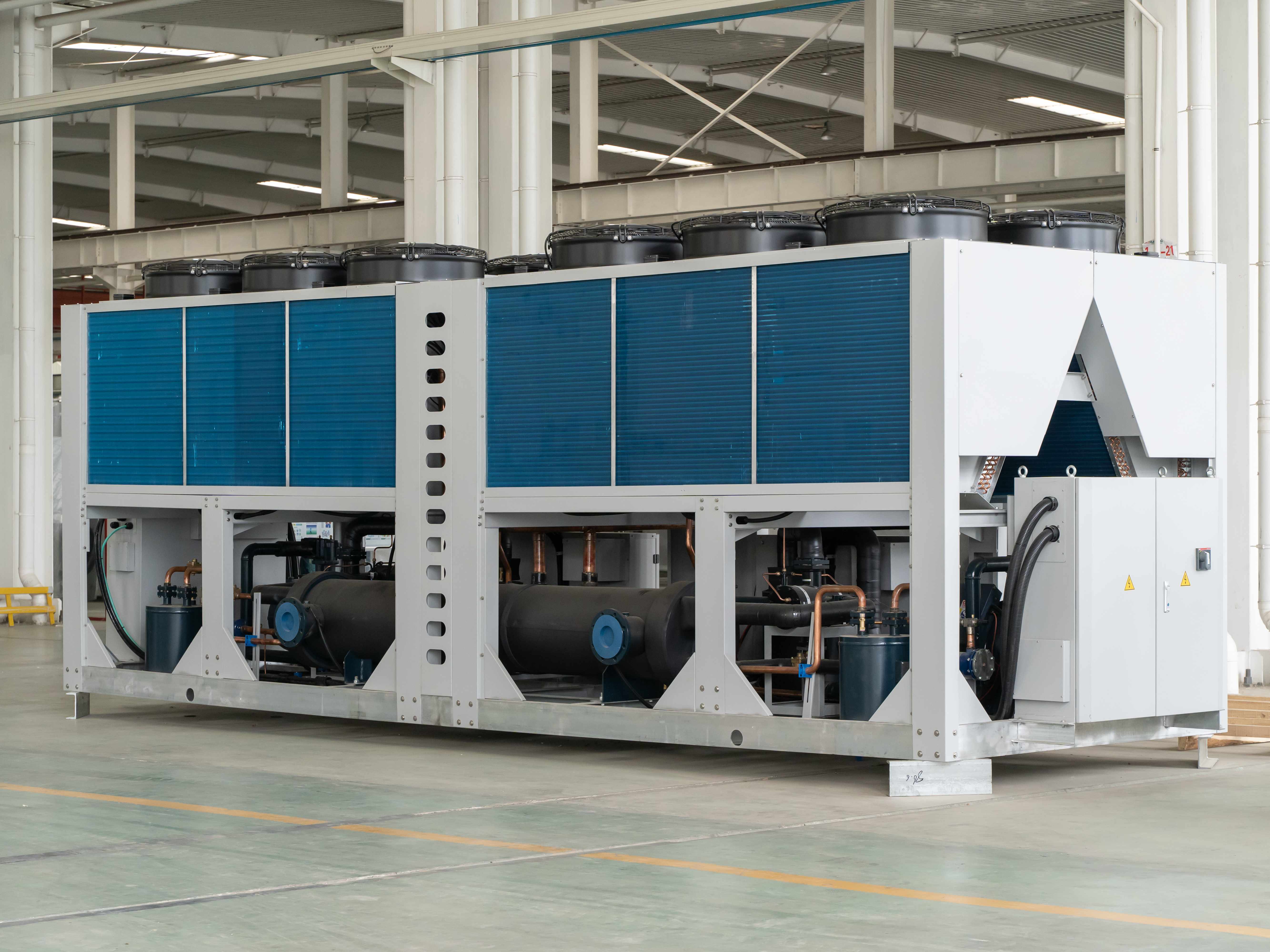 HVAC'da Devrim Yaratıyor: Yüksek Verimli Hava Soğutmalı Vidalı Chiller (Isı Pompası) Ünitesi